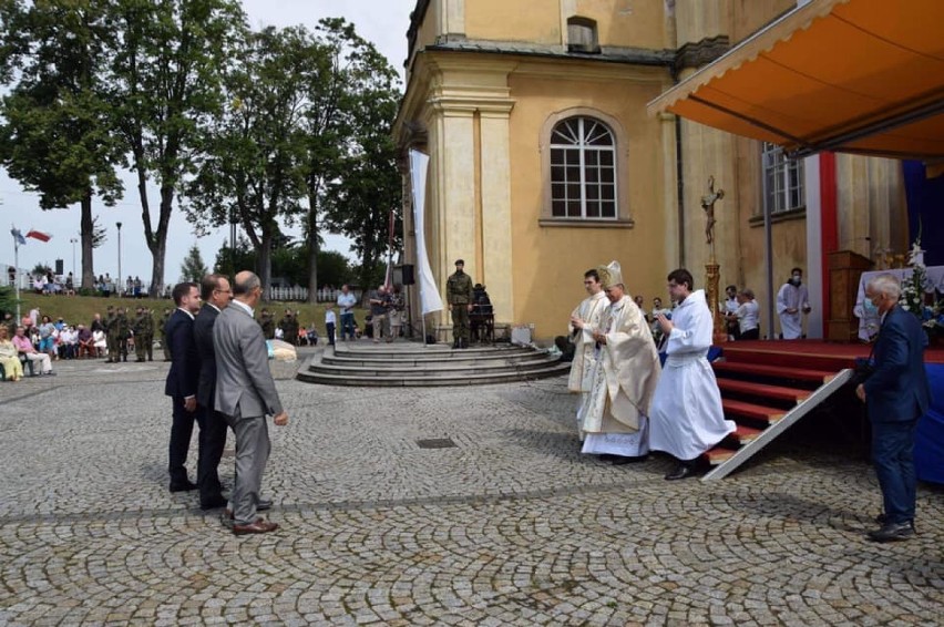 W Wambierzycach celebrowali 40. rocznicę Koronacji Figury Matki Bożej Wambierzyckiej Królowej Rodzin