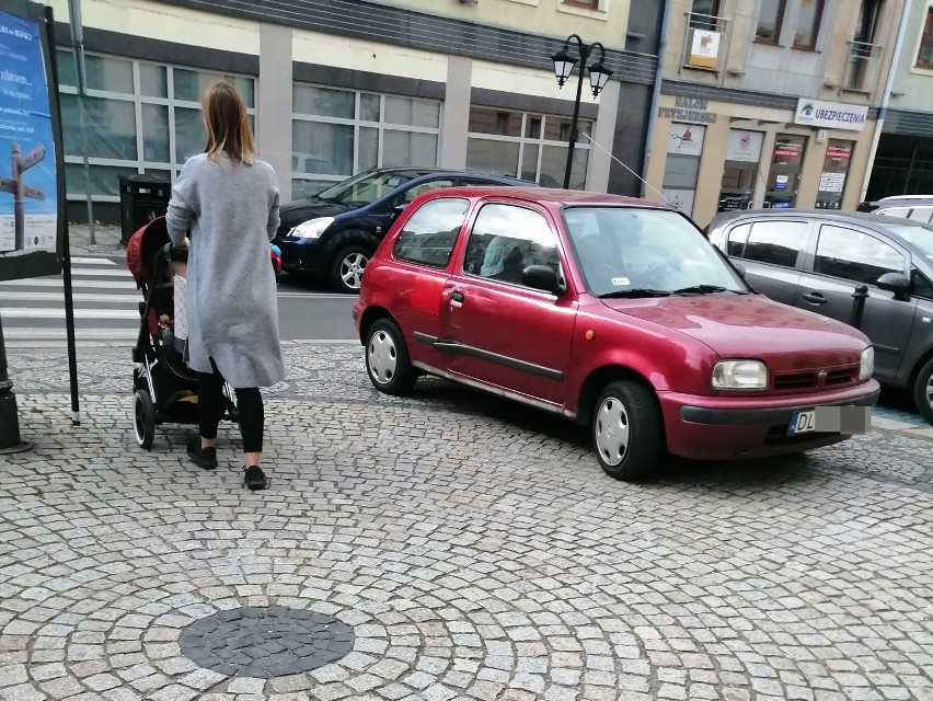 Mistrz parkowania w Legnicy powraca! [NOWE ZDJĘCIA]