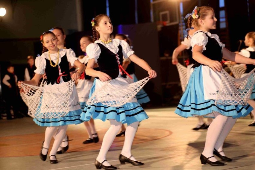 Tańce polskie są piękne, o czym przekonać mogli się wszyscy,...