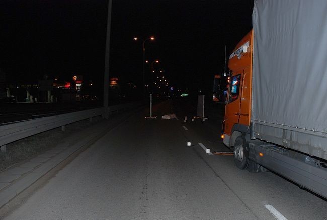 Malbork: Tragiczny wypadek. Mężczyzna zginął pod kołami ciężarówki