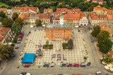 Napis PSL z... ludzi na rynku w Sandomierzu (ZDJĘCIA Z DRONA)