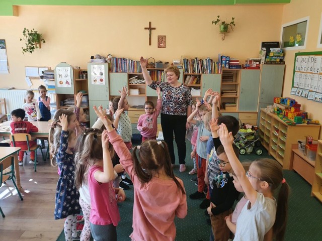 Ukraińskie dzieci w katolickim przedszkolu otrzymały wsparcie o opiekę