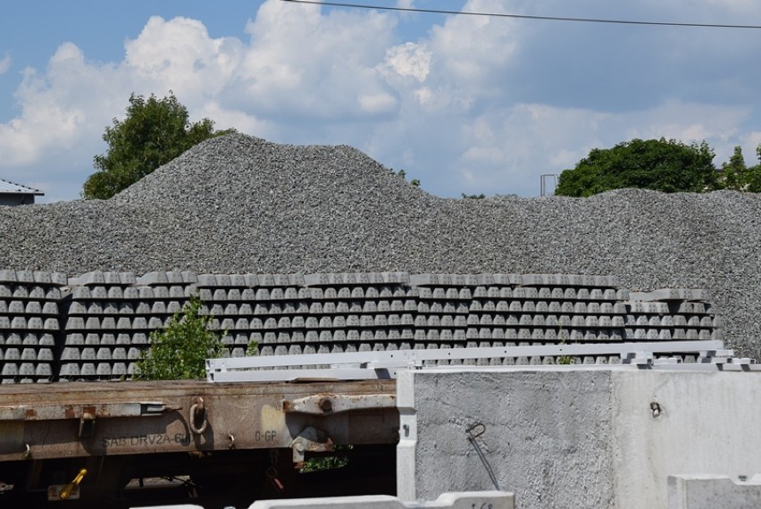 Remont torów w Lubinie. PKP PLK zakończy inwestycję w lipcu 2019 roku [ZDJĘCIA]