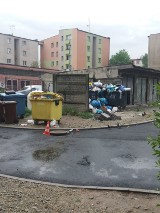 Plac Zwycięstwa w Wodzisławiu Śl. Śmieci walają się po ulicach...