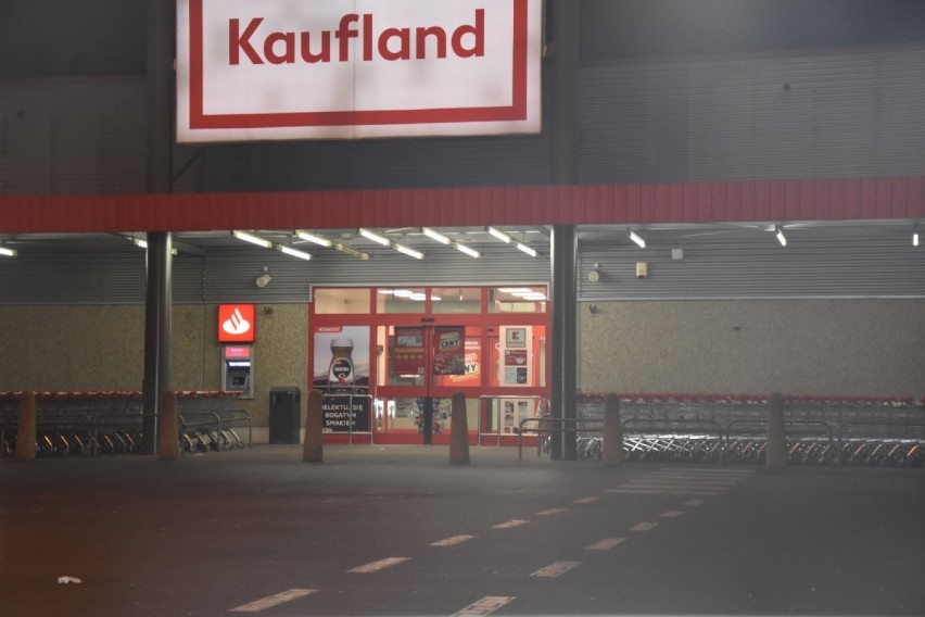 Darmowa toaleta znajduje się w markecie "Kaufland" przy ul...