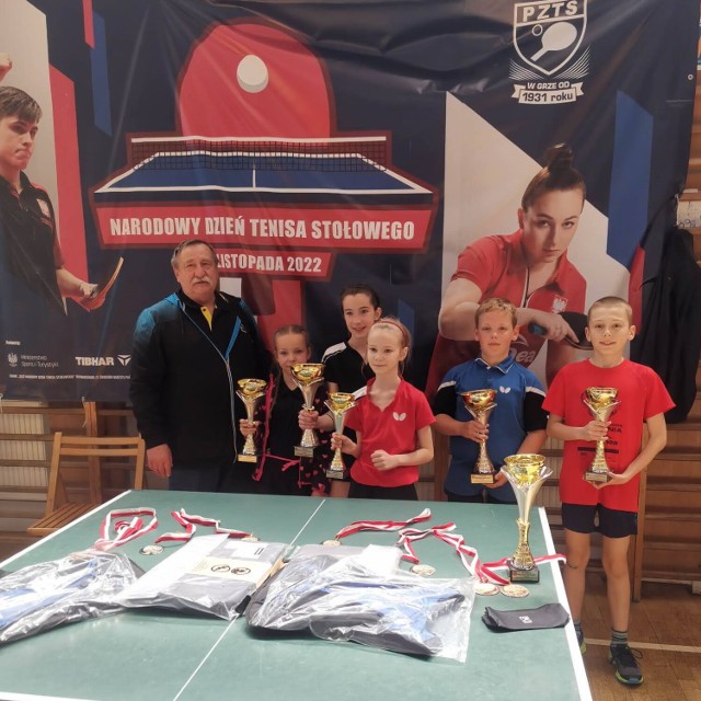 Awans obornickich sportowców na Indywidualne Mistrzostwa Polski Żaków w tenisie stołowym