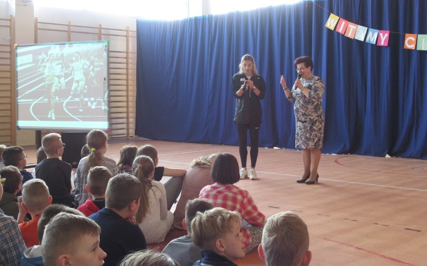 Uczniowie z Mściszewic spotkali się z Angeliką Cichocką - halową wicemistrzynią świata z 2014 roku