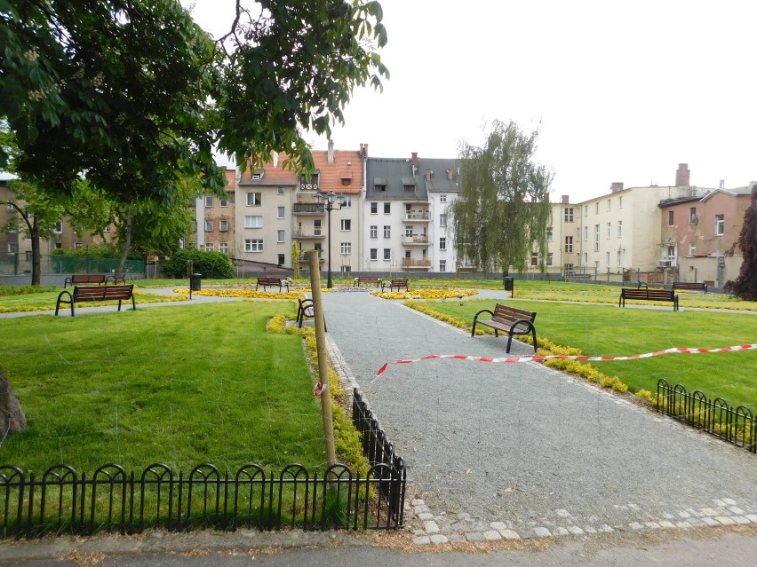 Niemal w rocznicę katastrofy, o godz. 8.41, w centrum Wałbrzycha otworzą Skwer Smoleński.[ZDJĘCIA] 