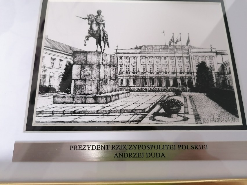 Akcja pomocy dla 10-letniego Mateusza z Sieradza z grafiką od prezydenta RP przekazaną na licytację. Jest także zbiórka ZDJĘCIA