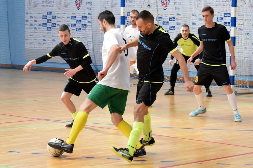 Futsal: Drużyna BestDrive Mrotek triumfowała w Turnieju Walentynkowym, który odbył się w Pile. Zobaczcie zdjęcia