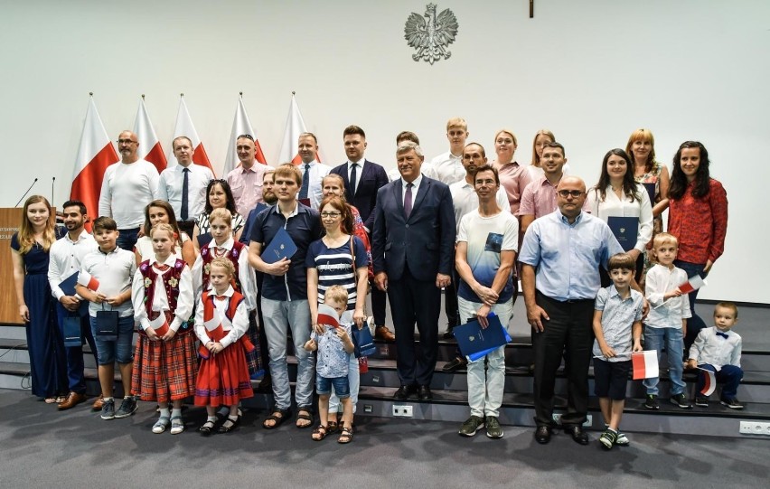 29 obcokrajowców odebrało w Bydgoszczy akty nadania obywatelstwa polskiego [zdjęcia]