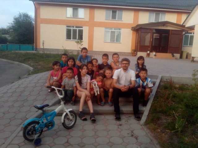 OSP Krzyżówki zbiera pieniądze na sportowe stroje dla dzieci z Kazachstanu.