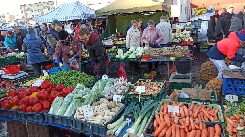Sprawdziliśmy październikowe ceny owoców i warzyw na...