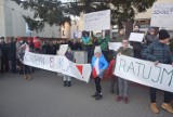 Rodzice uczniów Szkoły Podstawowej w Kiełczewie wciąż walczą 