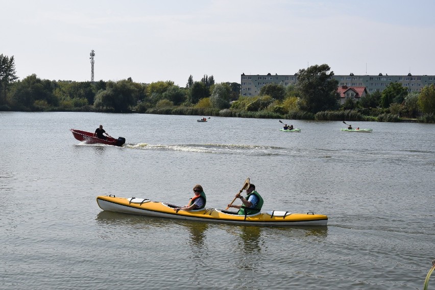 Piknik kajakowy na zalewach w Łęczycy