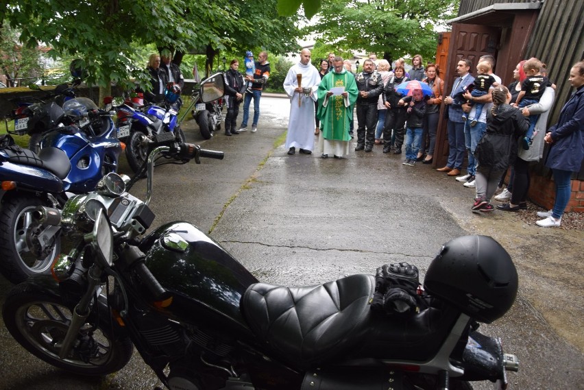 Człuchowscy motocykliści w akcji Rzeczenica pomaga Tobiaszowi i Szymonowi