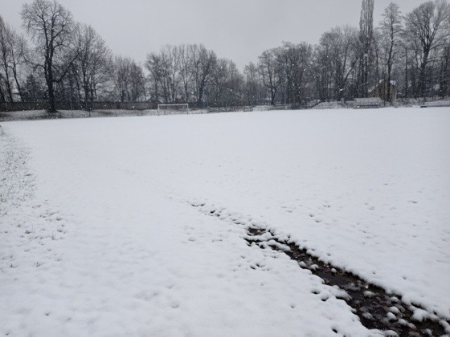 Tak w piątek (1.04) wyglądało boisko KS Prokocim Kraków. Mecz został przełożony