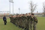 Policja w Kaliszu uczy młodzież musztry [FOTO]