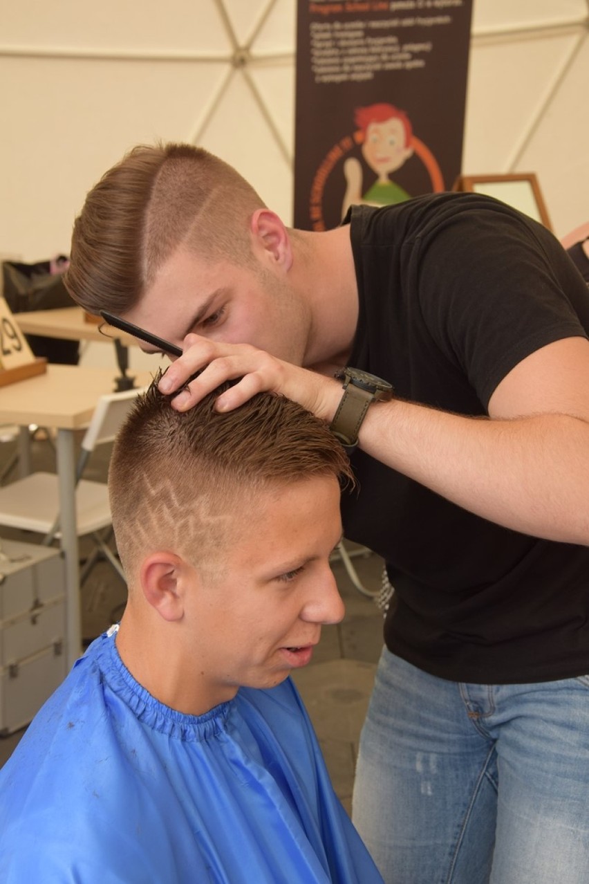 Fryzjerski konkurs im. Antoine'a w Sieradzu 2016. Rywalizowało 37 młodych fryzjerów z całej Polski