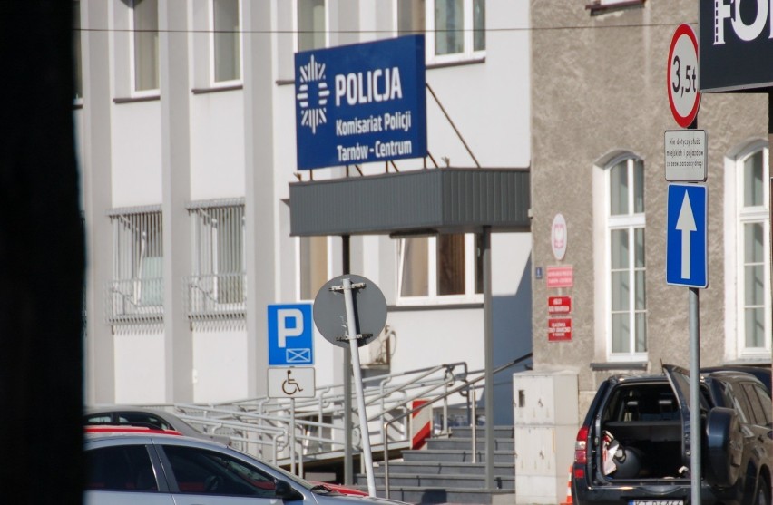 Koronawirus w komisariacie policji w Tarnowie. Zakażony jeden policjant, 22 odsuniętych od obowiązków służbowych