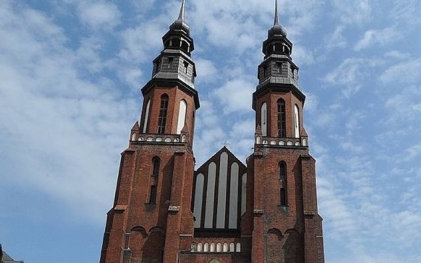 Katedra opolska (73 m)...
