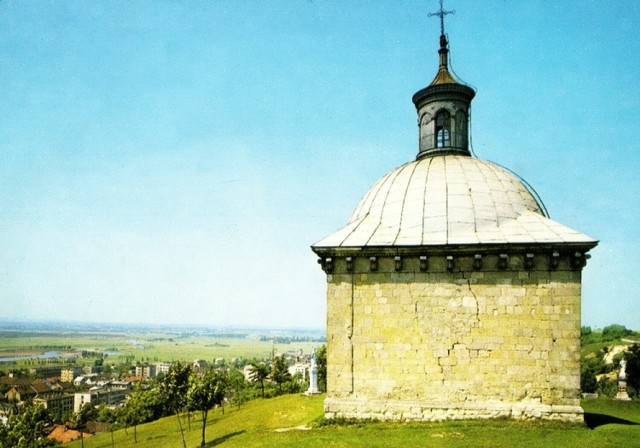 Lata 1983-1985 , Pińczów, kaplica św. Anny i widok na miasteczko. >>>Więcej zdjęć na kolejnych slajdach

