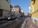 Grodzisk: czy znak STOP przy przejeździe przez deptak od ulicy Gołębiej, tuż przy aptece, zwiększy bezpieczeństwo?