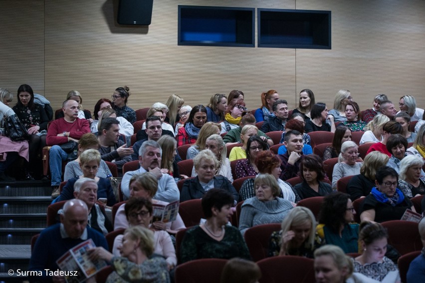 "Niegrzeczne dziewczynki" ze Stargardu. Premiera teatru Krzywa Scena na dużej scenie Stargardzkiego Centrum Kultury [ZDJĘCIA]