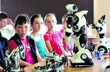 Szkoła Podstawowa i Gimnazjum w Żarkach: uczniowie budują roboty