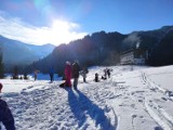 Tatry. Kalatówki w zimowej aurze. Słońce, śnieg i sporo... saneczkarzy