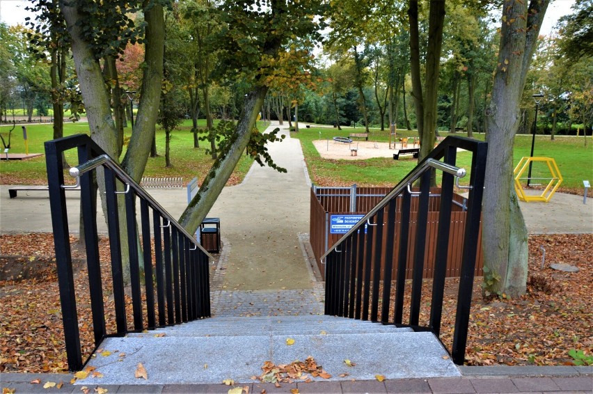 Odnowiony park w Wieruszowie już służy mieszkańcom. Zainwestowano tu niemal 2 mln zł ZDJĘCIA 