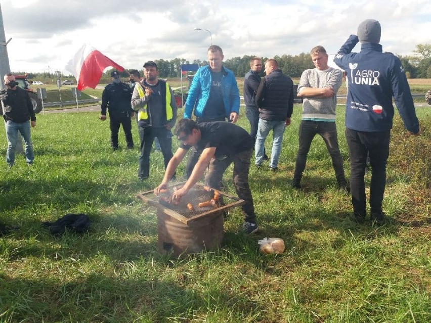 Wjazd i wyjazd z Sieradza jest zablokowany. Trwa protest...