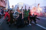Malta Festival 2022: Ulicami przeszła widowiskowa parada. Wieczorne hałasy i zabawa w Poznaniu. Tłumy ludzi przeszły przez miasto