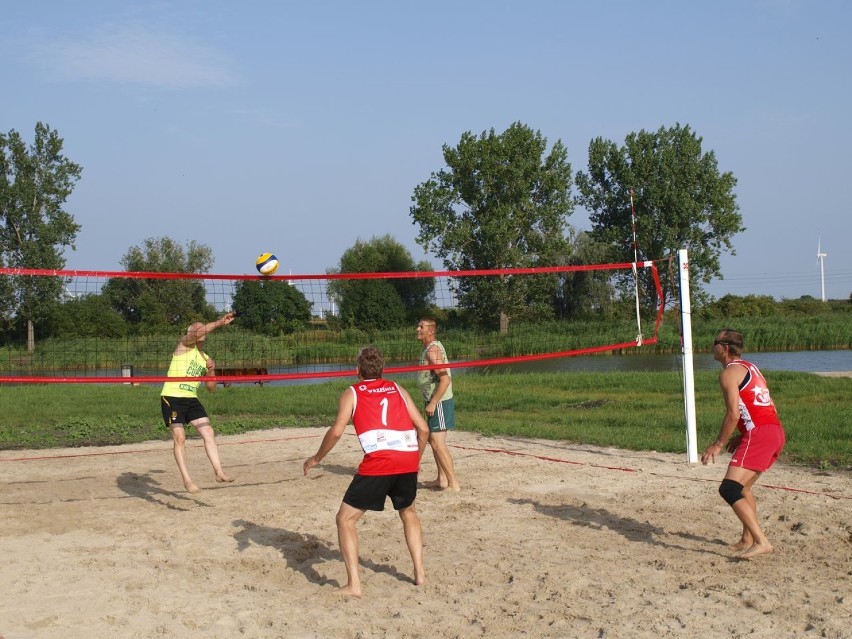 Turniej TKKF Radziejowianka w siatkówkę plażową. Duety z Ciechocinka bezkonkurencyjne
