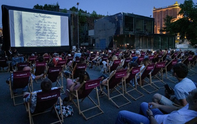 Letnie kino plenerowe oraz koncerty na Zielonej, to jedne z weekendowych propozycji w Dąbrowie Górniczej

Zobacz kolejne zdjęcia/plansze. Przesuwaj zdjęcia w prawo - naciśnij strzałkę lub przycisk NASTĘPNE