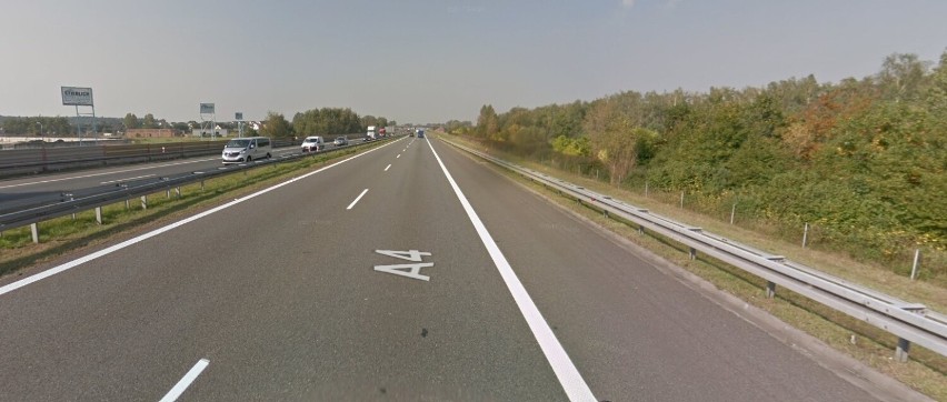 Na 250 km autostrady A4 doszło do zderzenia dwóch samochodów...