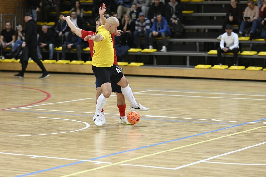 Futsal Świecie (żółte koszulki) pokonał LZS Dragon Bojano i...