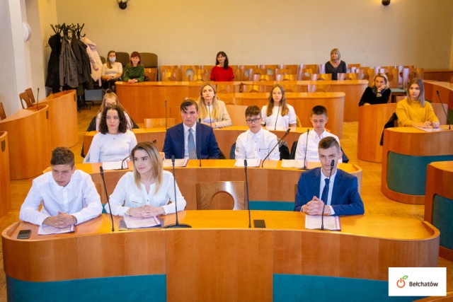 Nowo wybrani młodzi radni Bełchatowa spotkali się już w Sali Herbowej