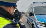 19-latek pędził ponad 100 km/h w obszarze zabudowanym. Nie miał też zapiętych pasów. Na taki mandat niektórzy pracowaliby przez miesiąc 