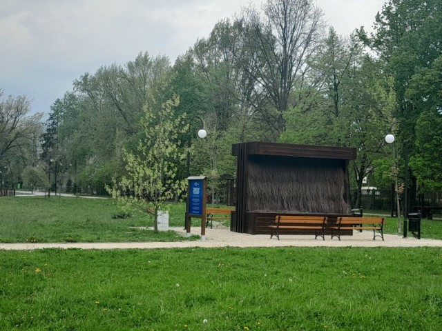 Działa już pierwsza tężnia solankowa, jaka  stanęła w parku w Zduńskiej Woli dzięki Budżetowi Obywatelskiemu. Miasto zapowiada, że zostanie rozbudowana ponieważ jej wygląd nie spełnił oczekiwań mieszkańców.