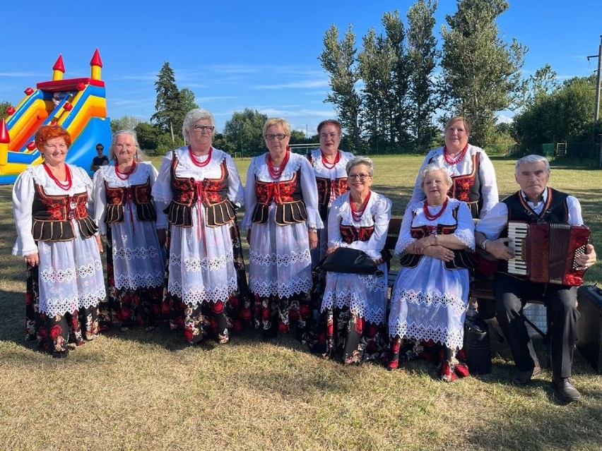 W biesiadowaniu wzięły udział wszystkie zespoły śpiewacze...