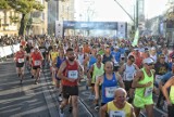 Poznań Maraton 2018 wystartował! Oto zdjęcia biegaczy ze startu