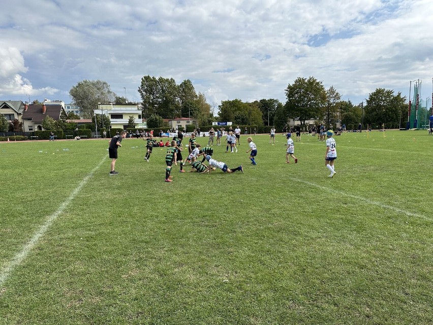 Dzieci i młodzież grali w rugby w 4 kategoriach wiekowych