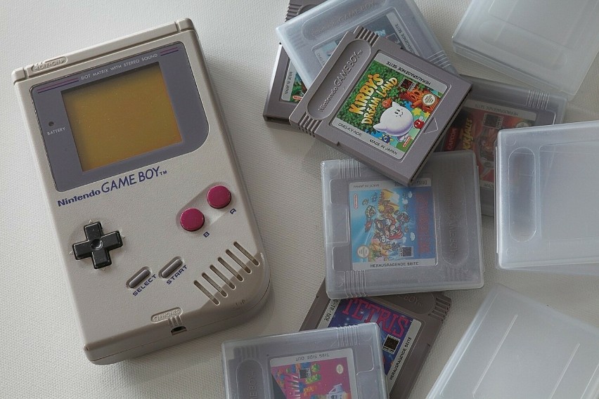 Przenośna konsola do gier Game Boy, wprowadzona przez...