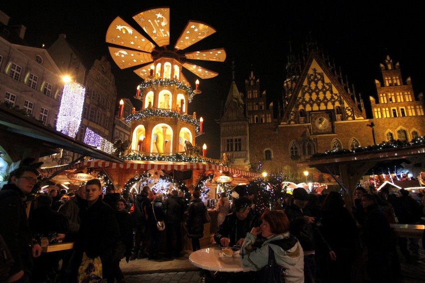 Wrocław: Jarmark świąteczny na Rynku przyciąga tłumy (ZDJĘCIA)