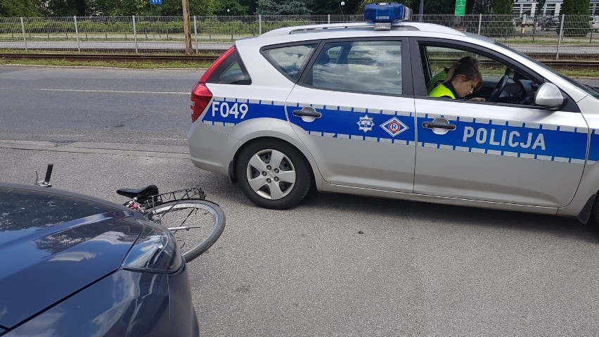 Potrącenie rowerzysty na Politechniki w Łodzi [ZDJĘCIA]