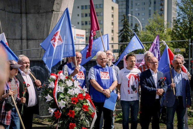 Obchody 1 Maja odbyły się pod Pomnikiem Czynu Rewolucyjnego w Rzeszowie.