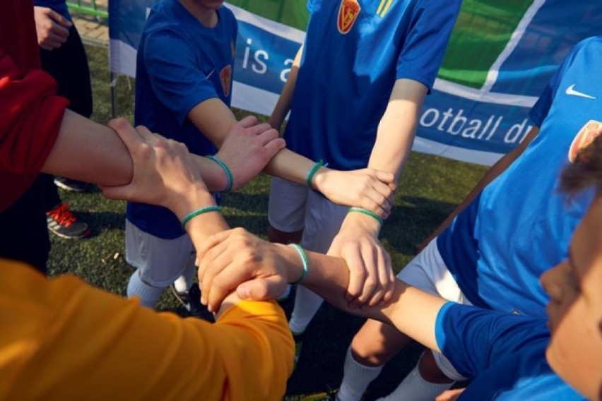 Football for Friendship 2015. Młodzi piłkarze zagrali pod...