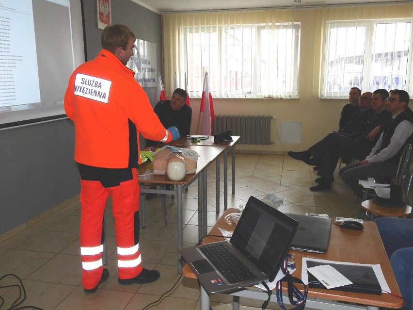 Zakład Karny w Kwidzynie. Szkolenie dla funkcjonariuszy z pierwszej pomocy [ZDJĘCIA]