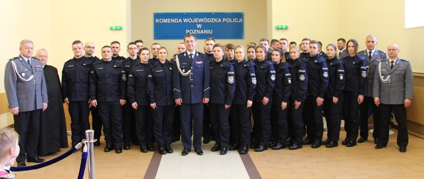 Nowi policjanci w Komendzie Powiatowej Policji w Wągrowcu [ZDJĘCIA]